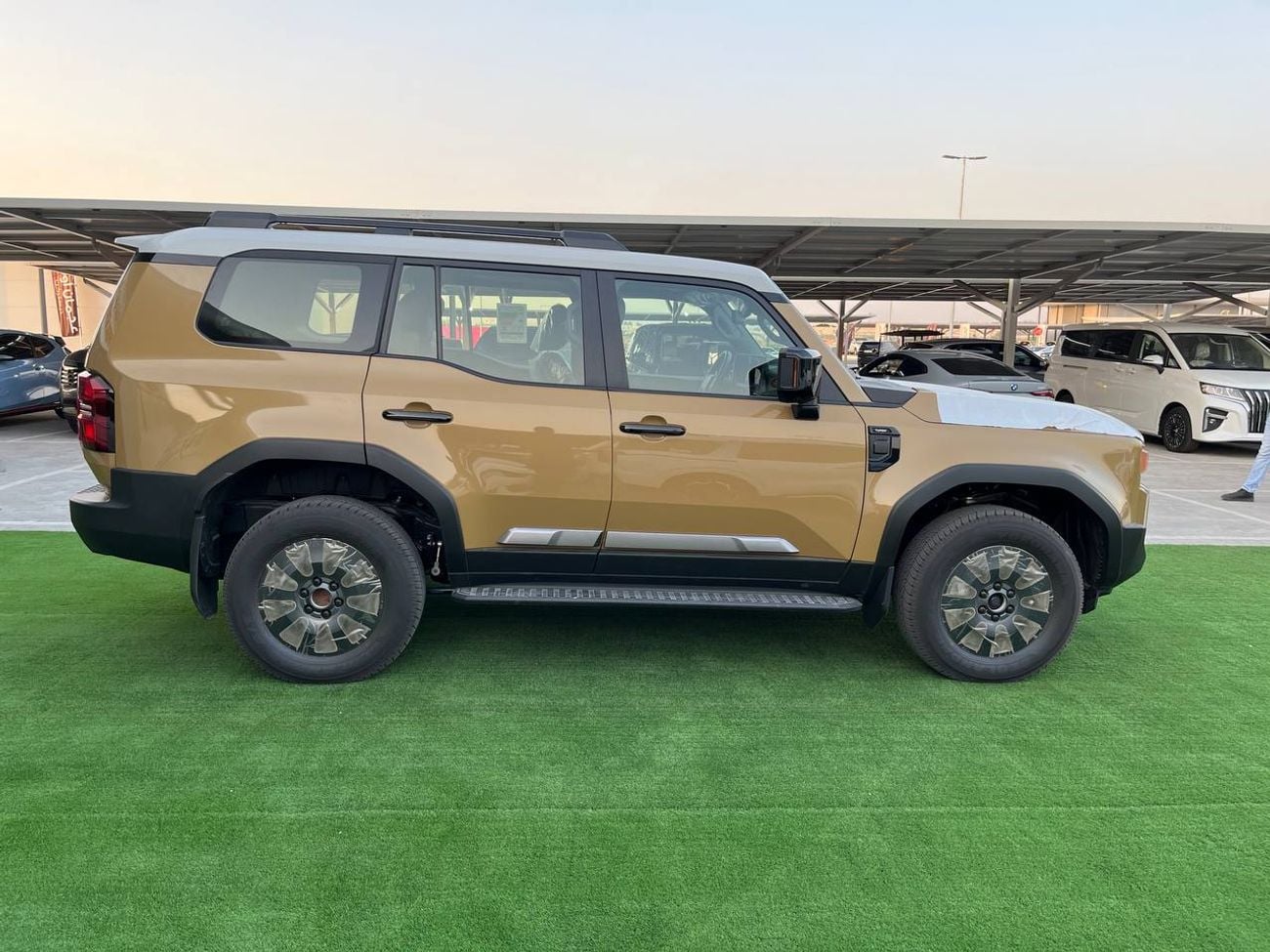 Toyota Land Cruiser 3.5 л 2026 г. Tan