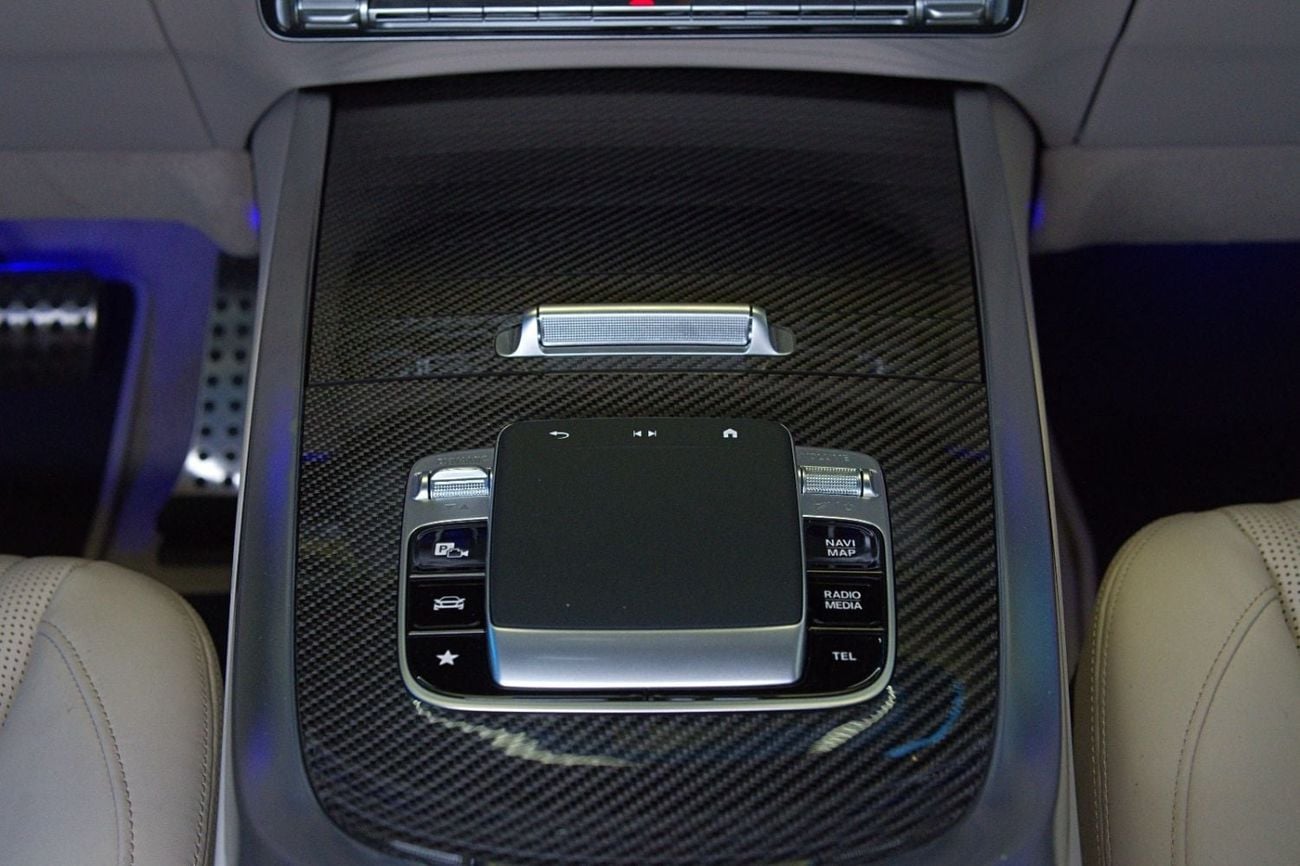 Mercedes Benz G63 AMG 4.0 л 2026 г. Белый