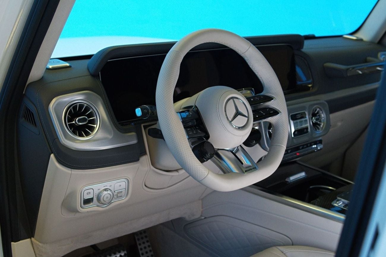 Mercedes Benz G63 AMG 4.0 л 2026 г. Белый