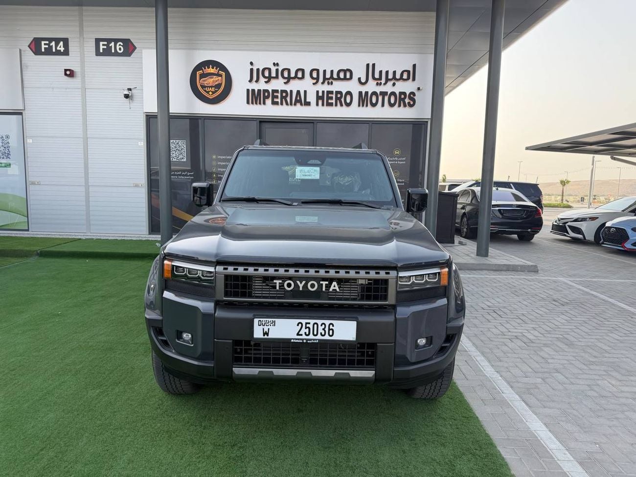 Toyota Land Cruiser 3.5 л 2026 г. Серый