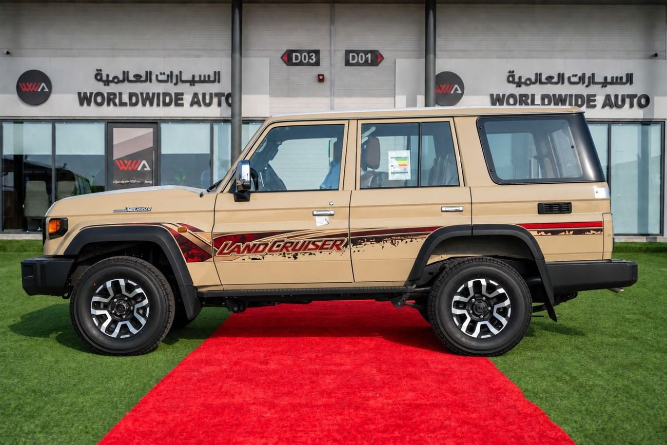 Toyota Land Cruiser 70 4.0 л 2026 г. Бежевый