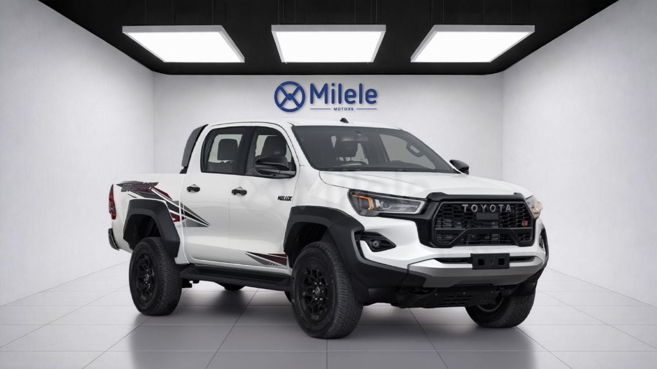Toyota Hilux 2.8 л 2026 г. Белый