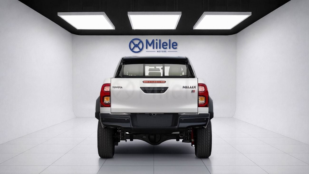 Toyota Hilux 2.8 л 2026 г. Белый