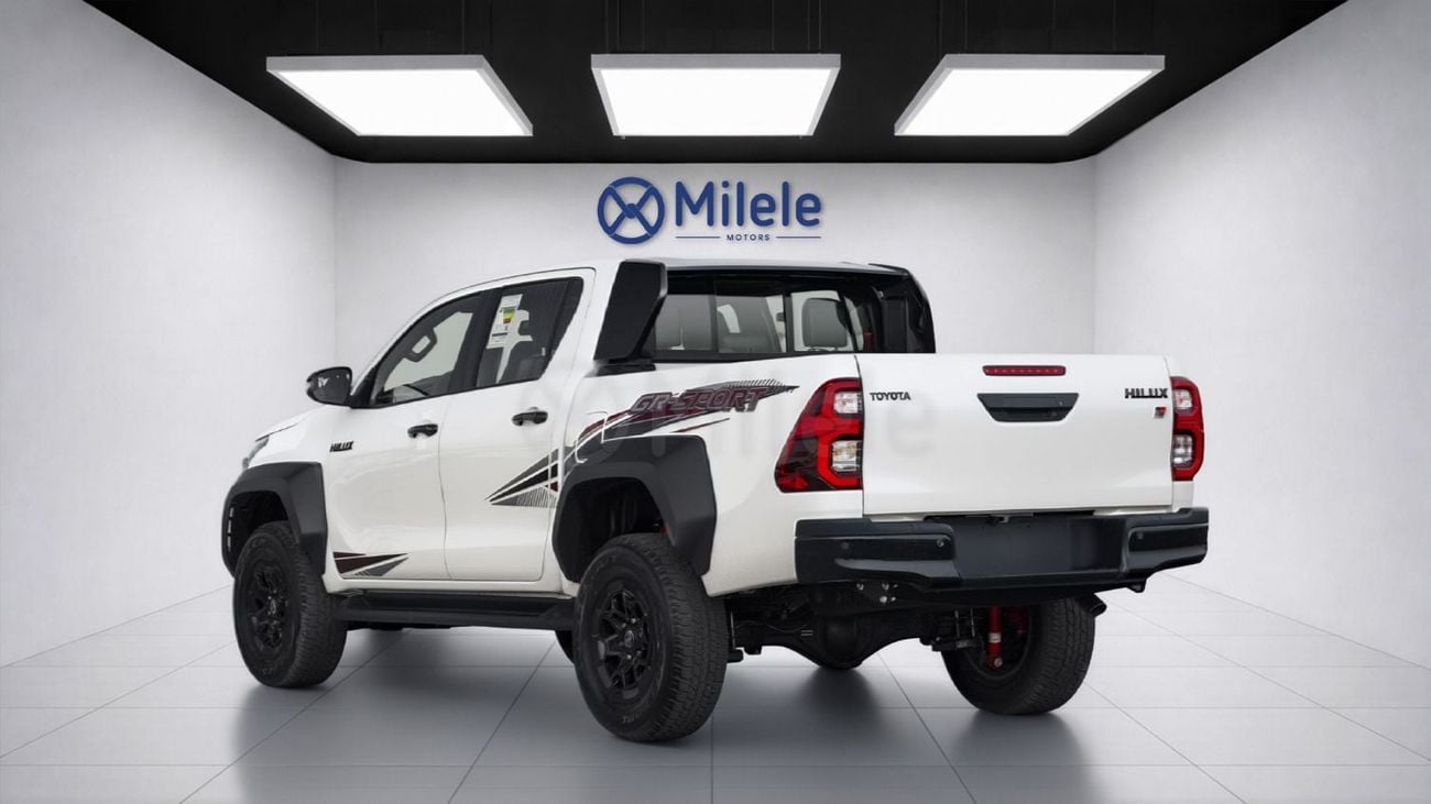 Toyota Hilux 2.8 л 2026 г. Белый
