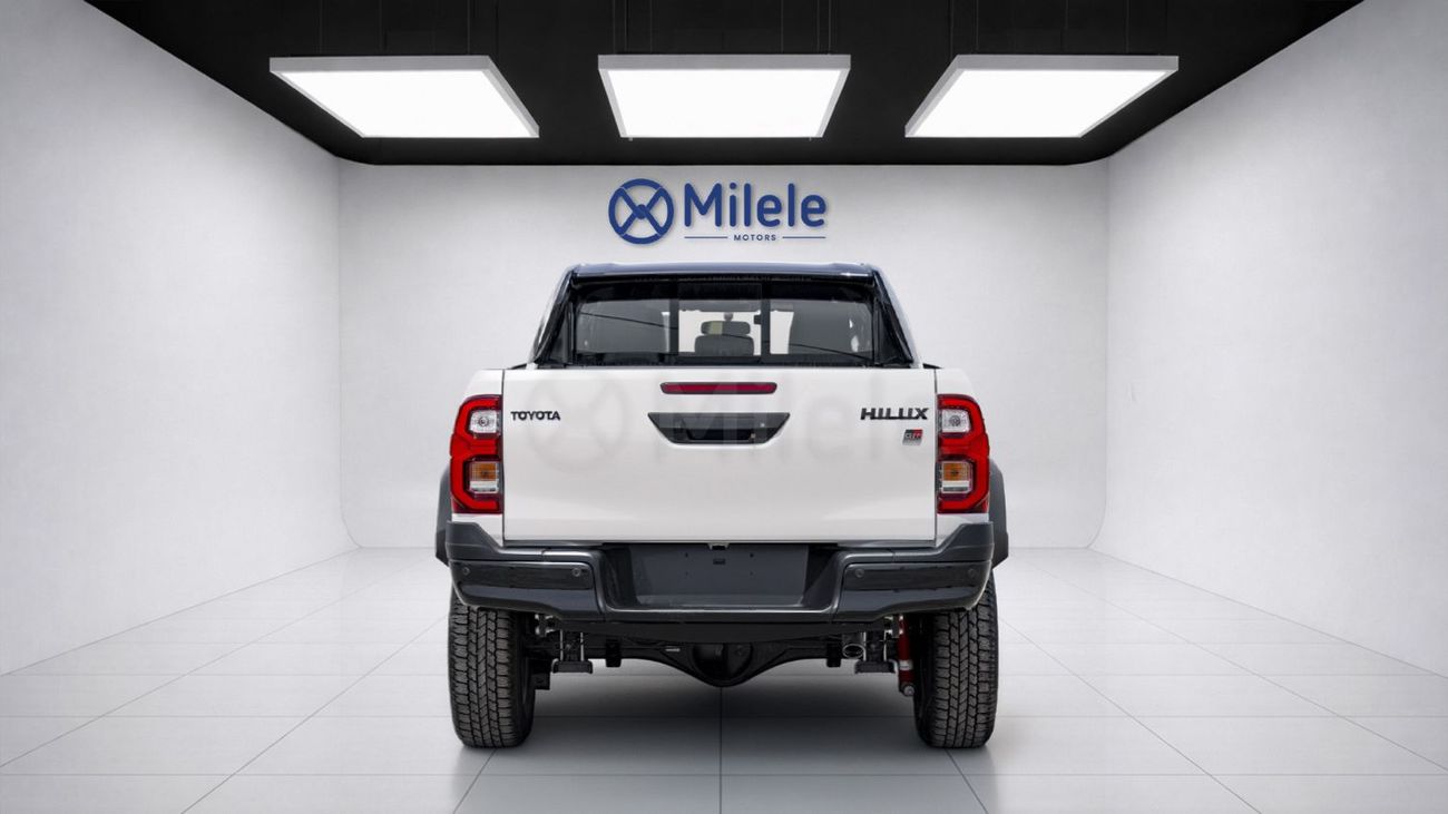 Toyota Hilux 4.0 л 2026 г. Белый