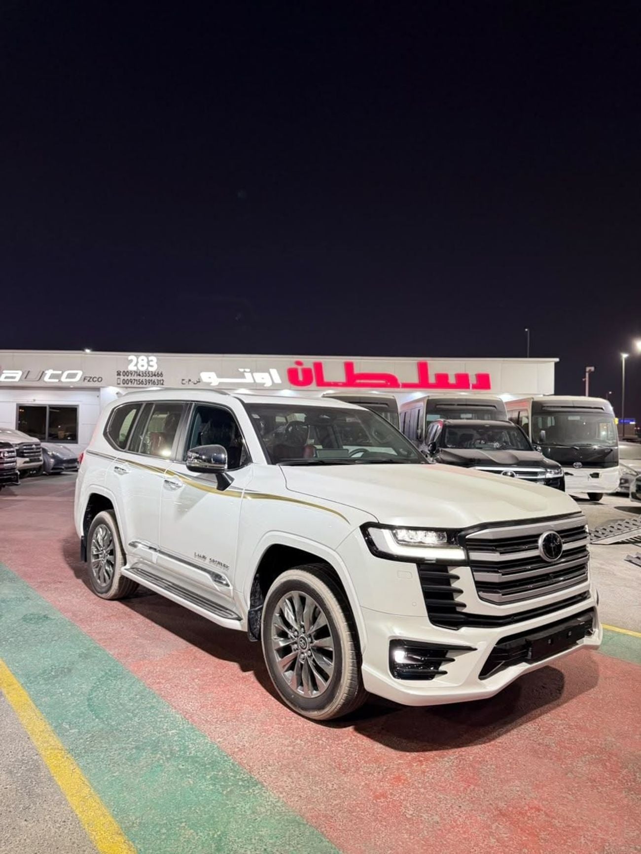 Toyota Land Cruiser 3.5 л 2026 г. Белый