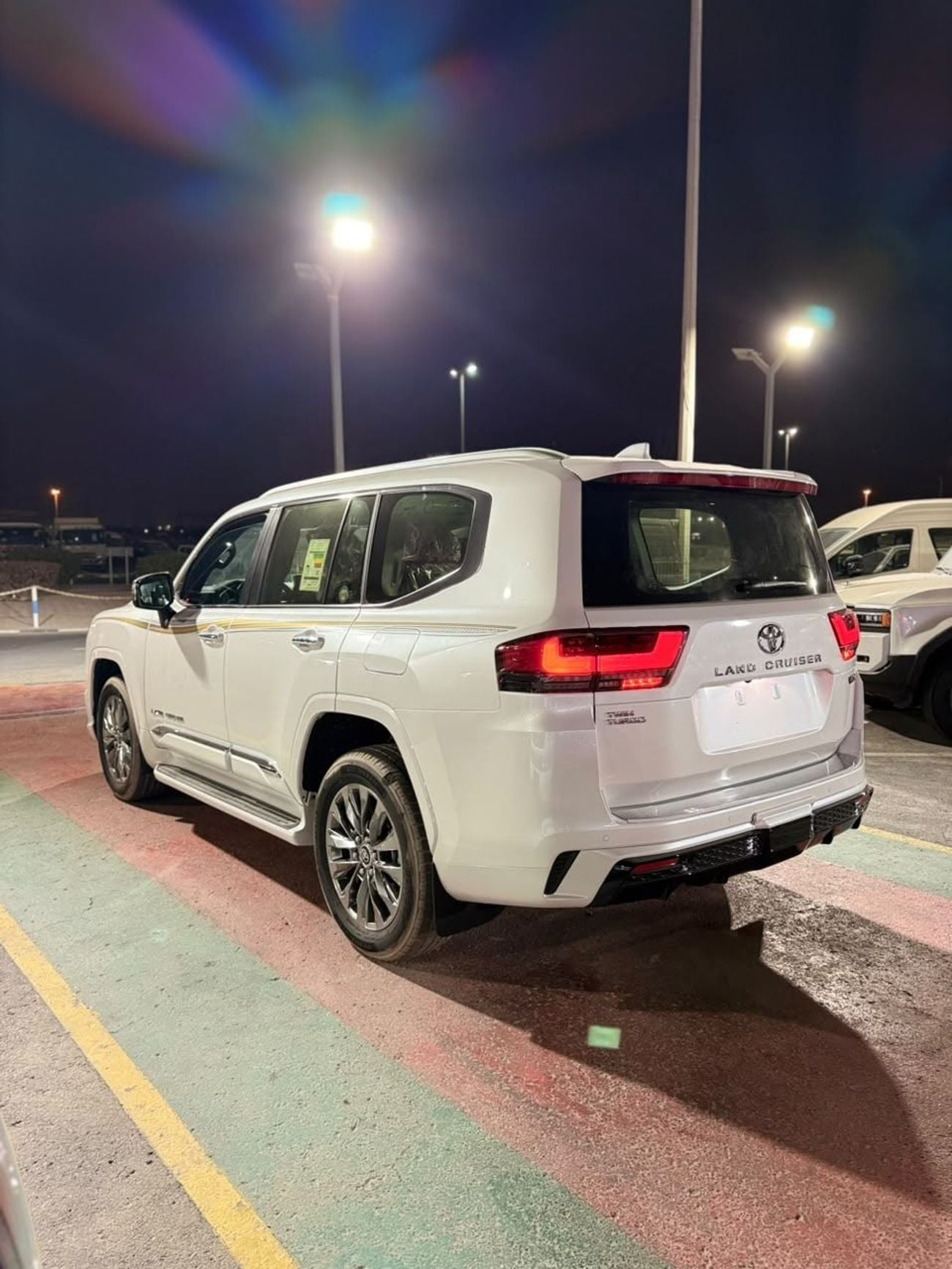 Toyota Land Cruiser 3.5 л 2026 г. Белый