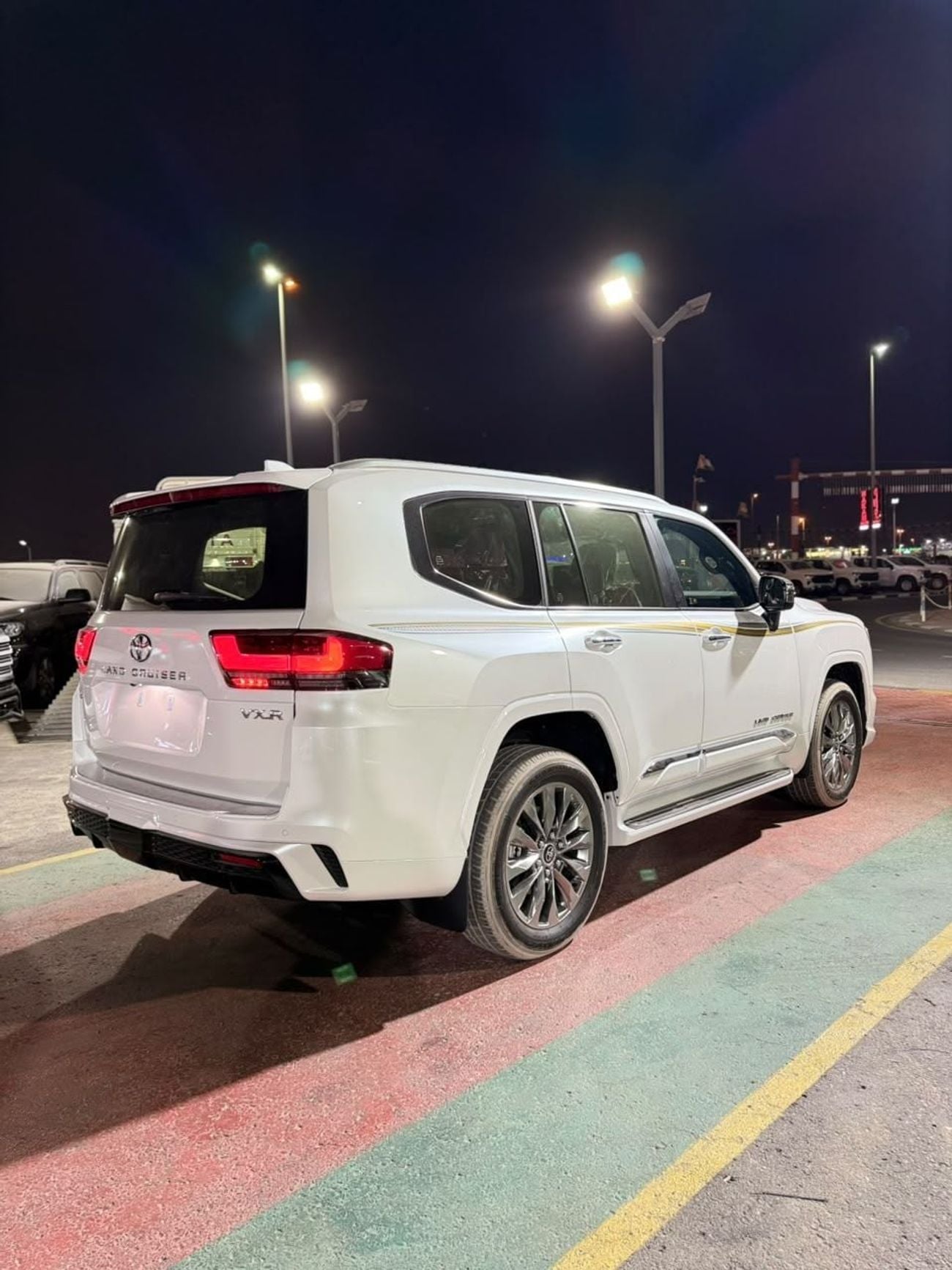 Toyota Land Cruiser 3.5 л 2026 г. Белый