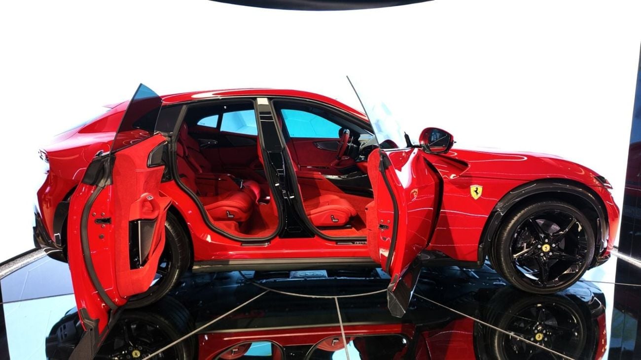 Ferrari Purosangue 6.5 л 2026 г. Красный