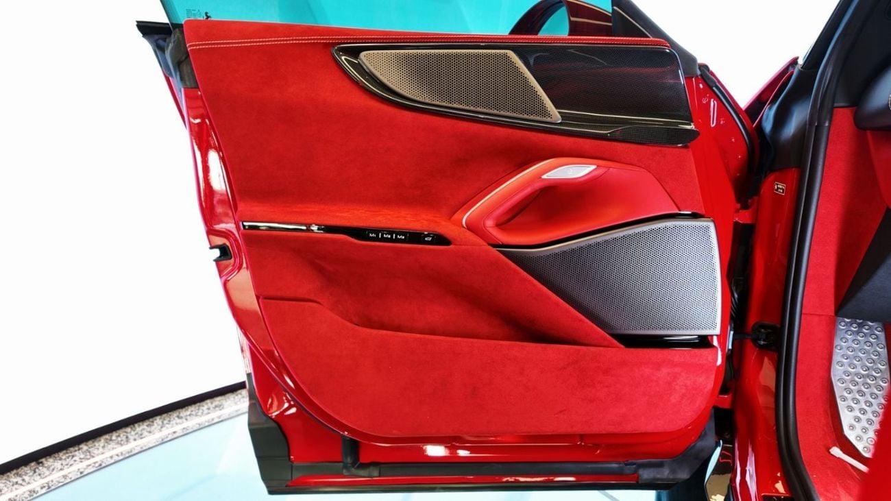 Ferrari Purosangue 6.5 л 2026 г. Красный