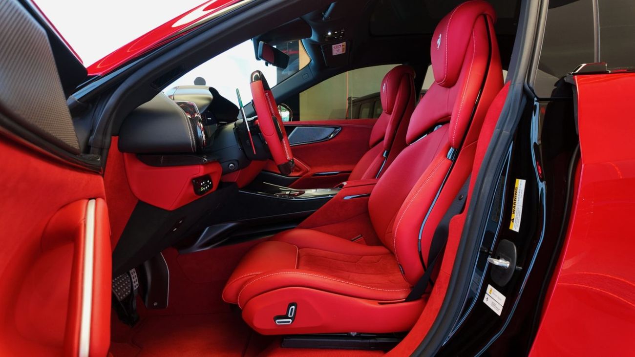 Ferrari Purosangue 6.5 л 2026 г. Красный