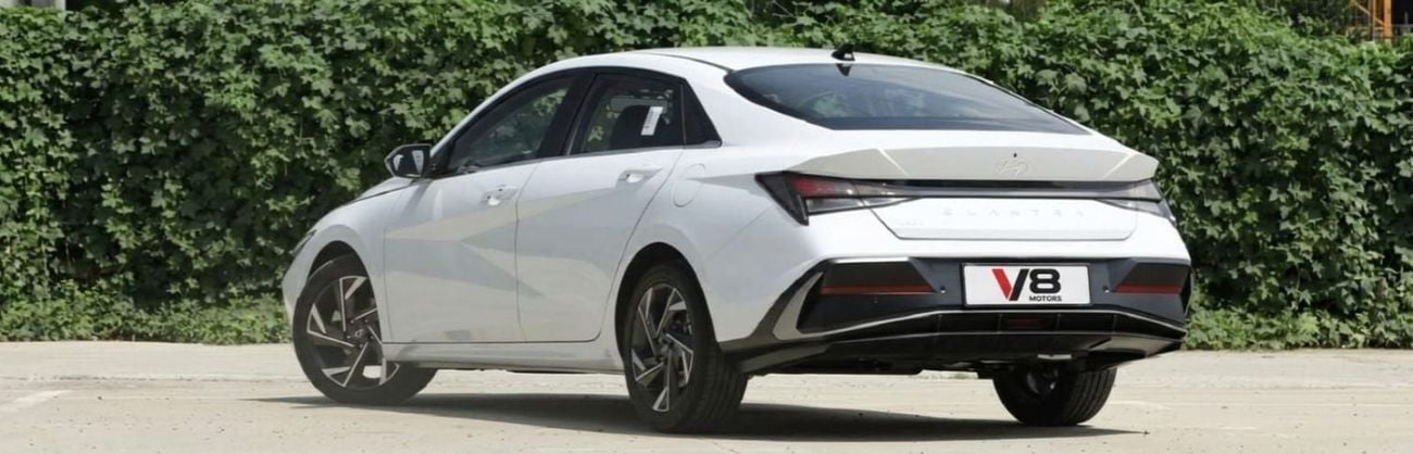 Hyundai Elantra 1.5 л 2025 г. Белый