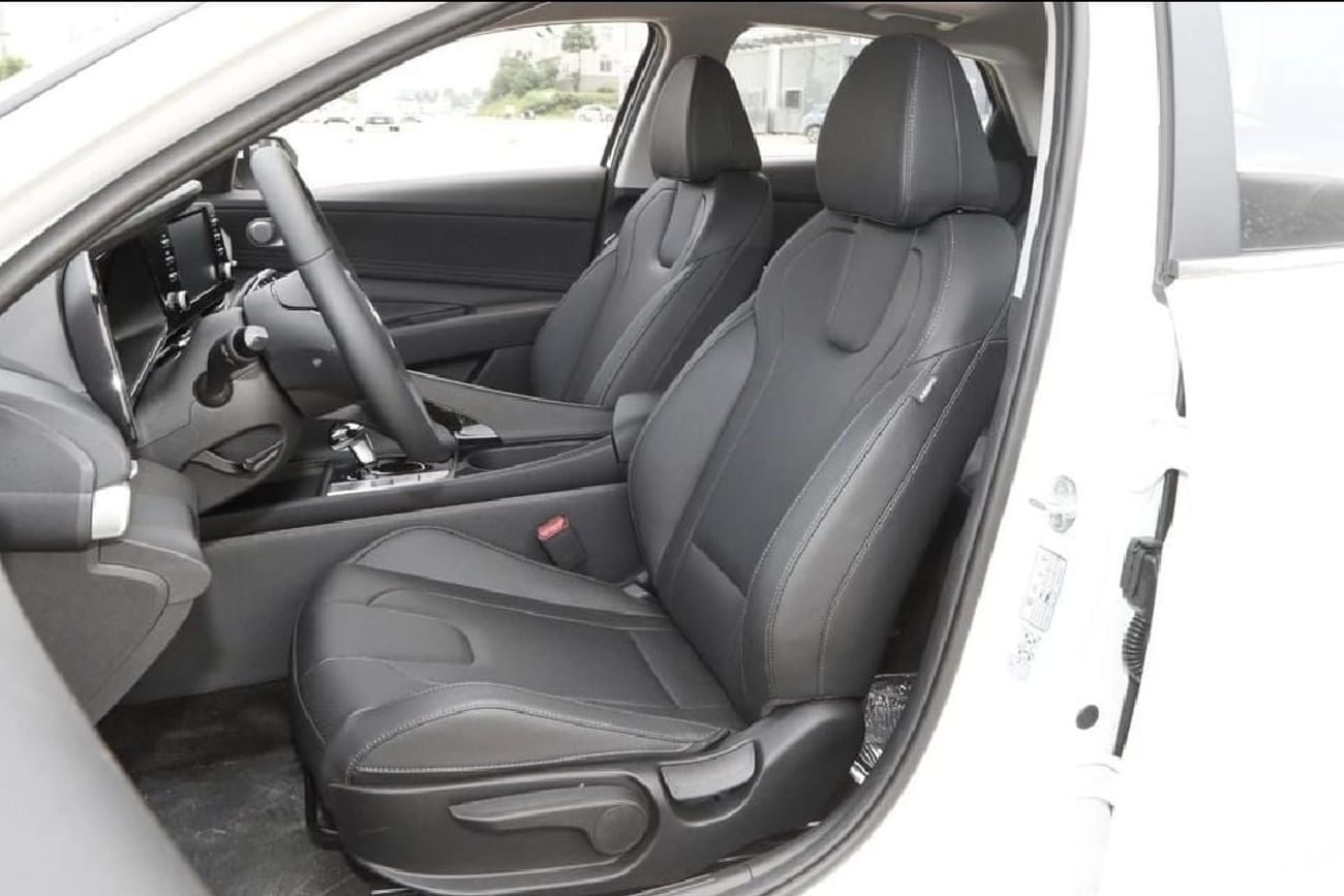 Hyundai Elantra 1.5 л 2025 г. Белый
