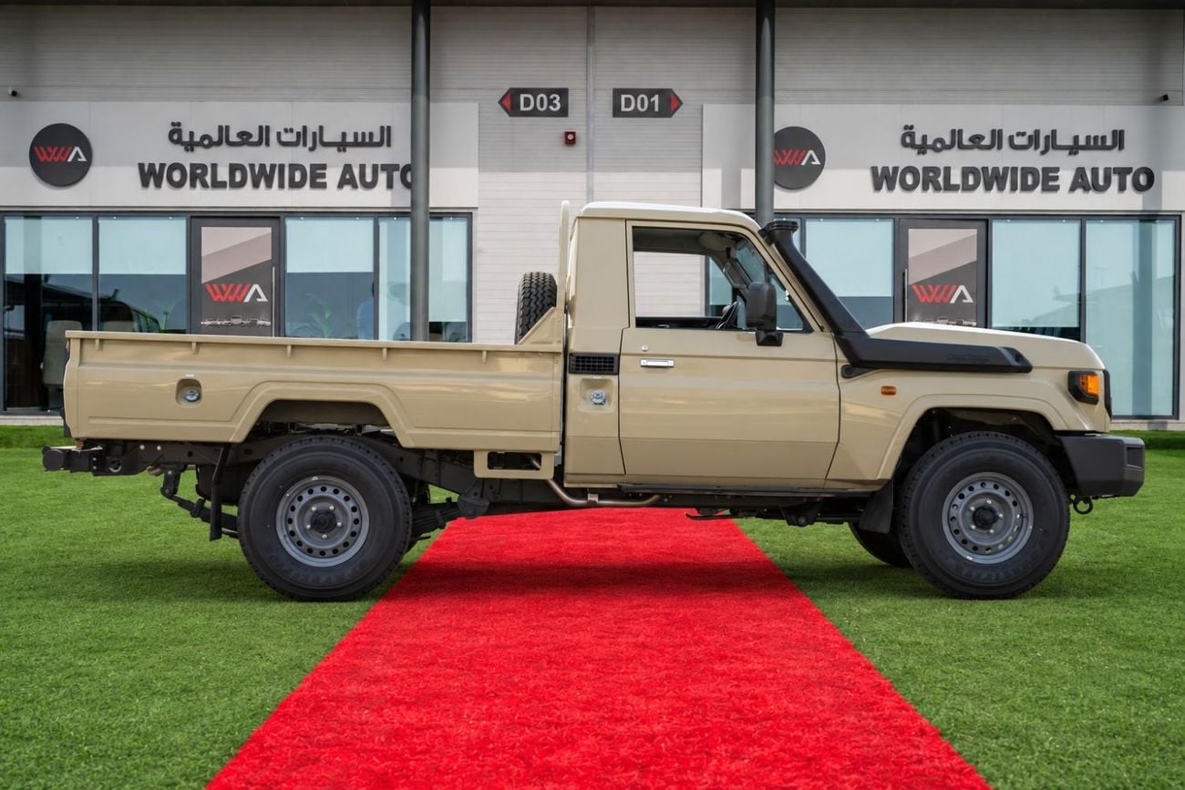 Toyota Land Cruiser Pickup 70 4.0 л 2026 г. Бежевый