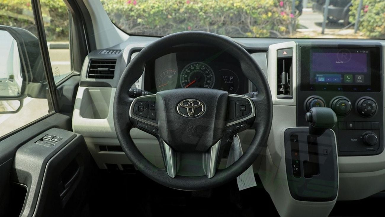 Toyota Hiace 3.5 л 2026 г. Белый