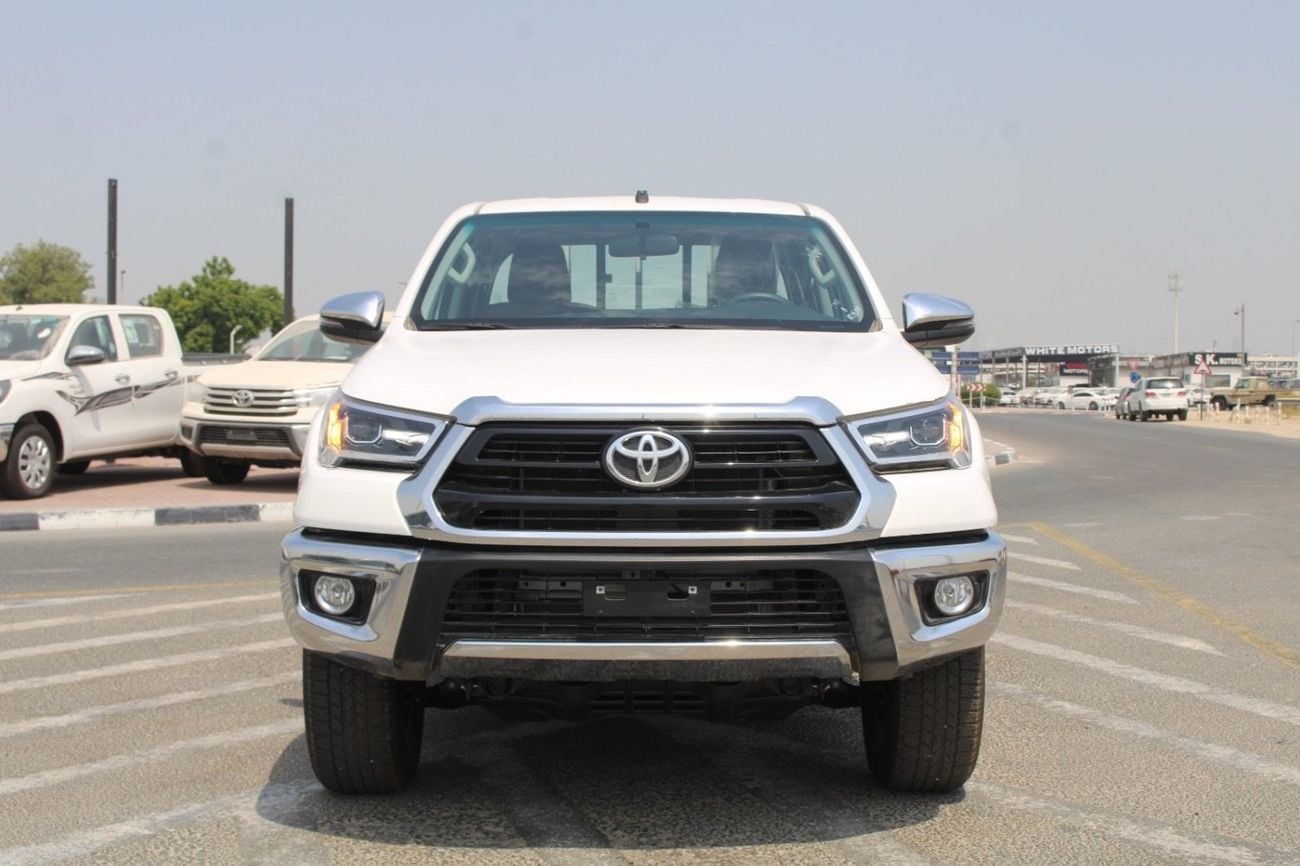 Toyota Hilux 2.7 л 2026 г. Белый