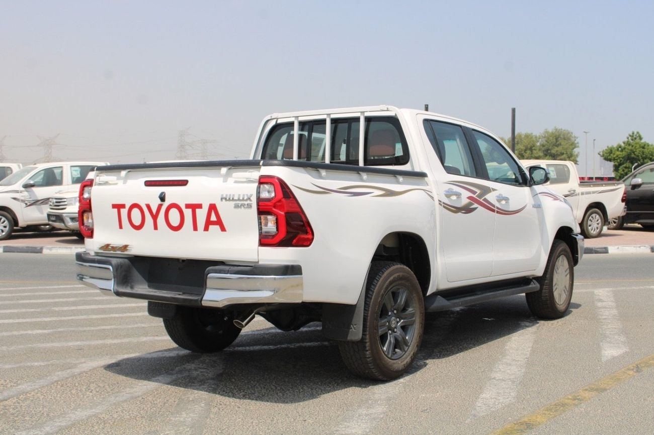 Toyota Hilux 2.7 л 2026 г. Белый