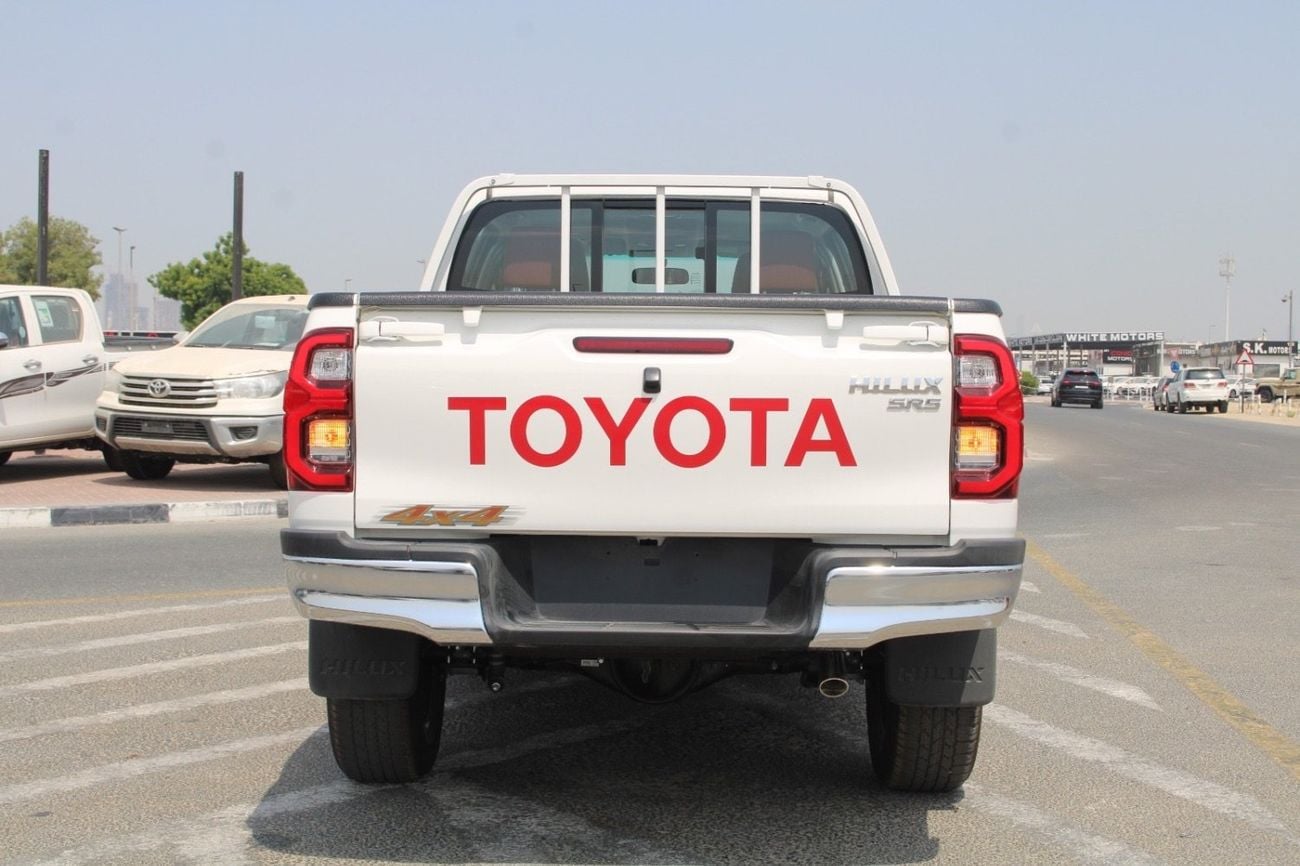 Toyota Hilux 2.7 л 2026 г. Белый
