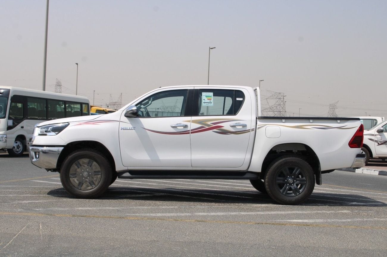 Toyota Hilux 2.7 л 2026 г. Белый