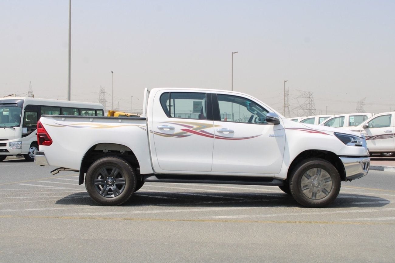 Toyota Hilux 2.7 л 2026 г. Белый