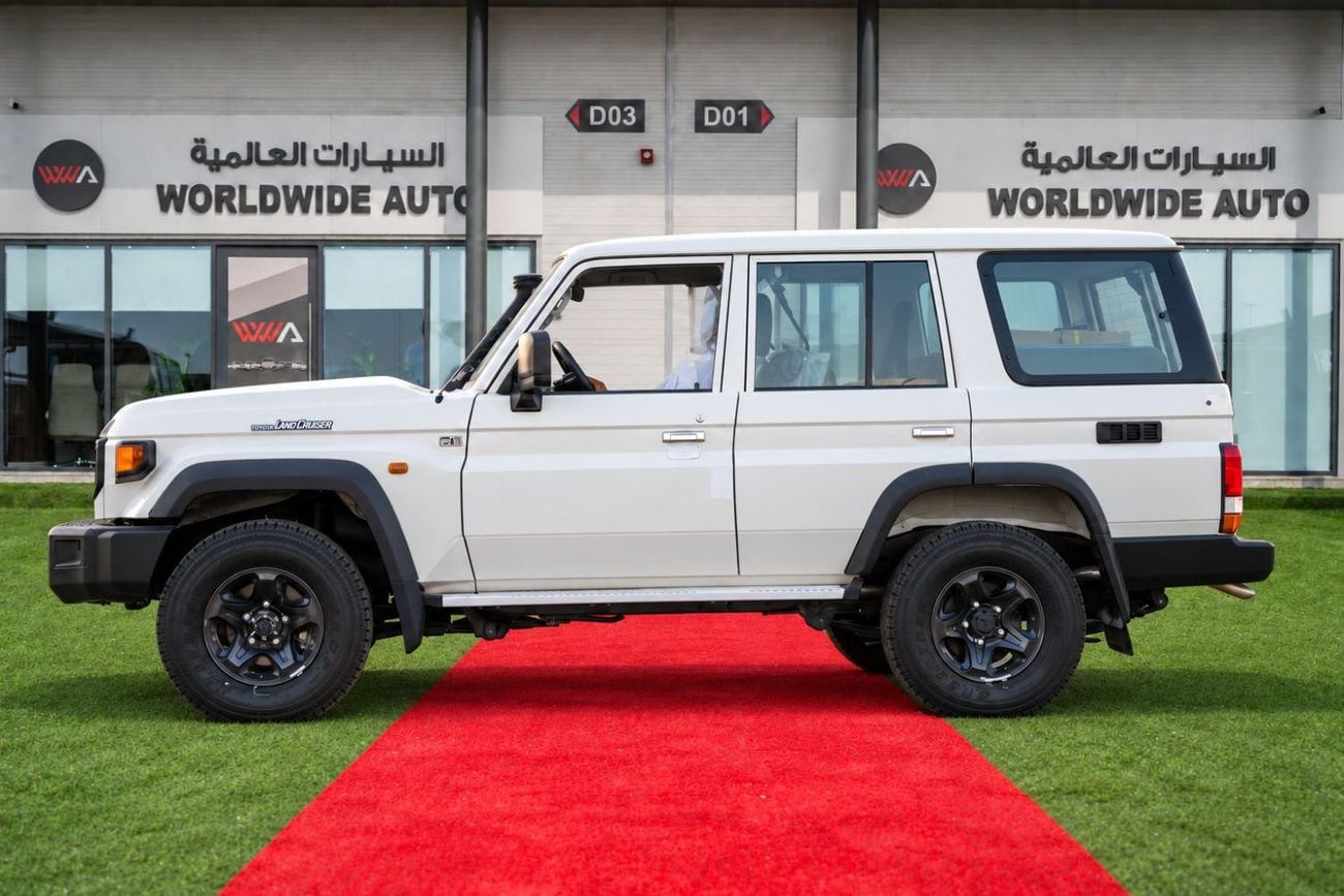Toyota Land Cruiser 2.8 л 2025 г. Белый