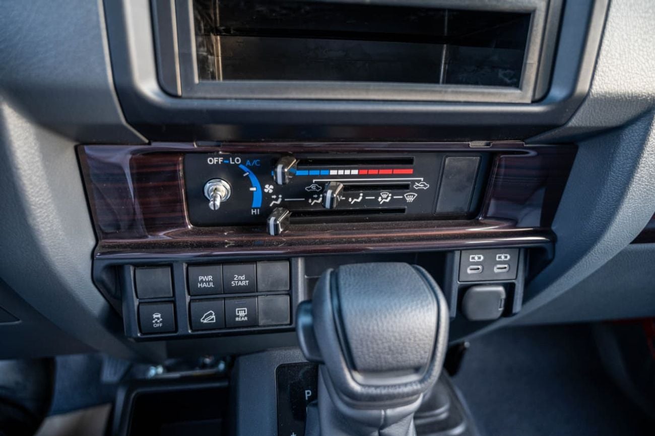 Toyota Land Cruiser 2.8 л 2025 г. Белый