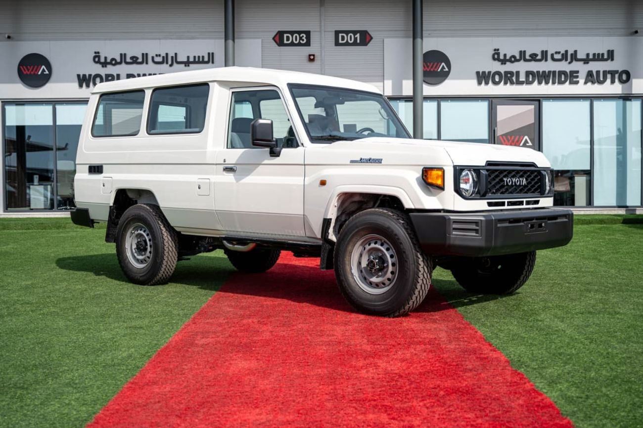 Toyota Land Cruiser 70 2.8 л 2026 г. Белый