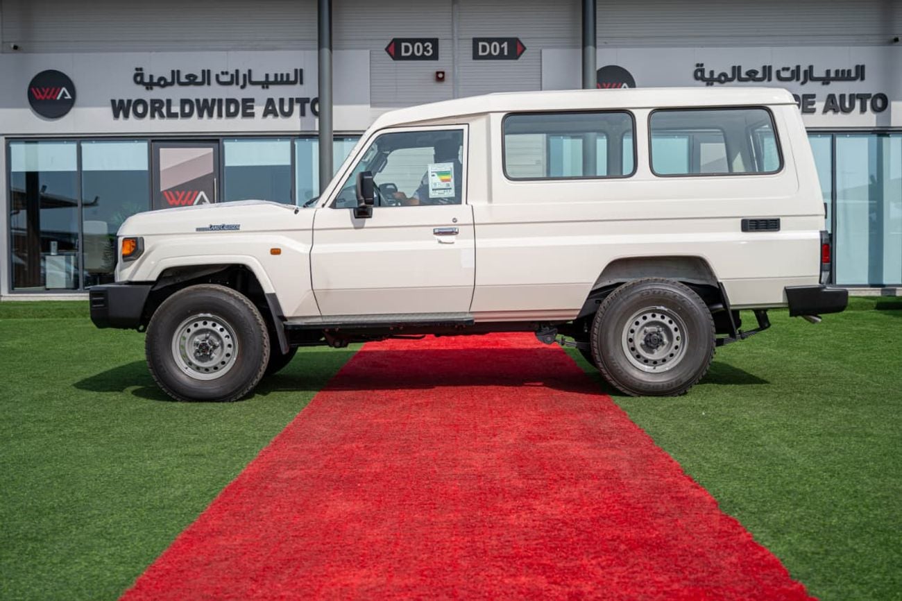 Toyota Land Cruiser 70 2.8 л 2026 г. Белый