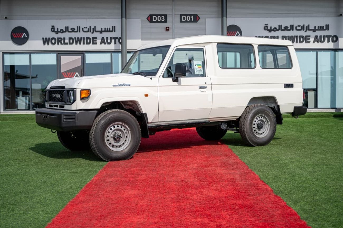 Toyota Land Cruiser 70 2.8 л 2026 г. Белый