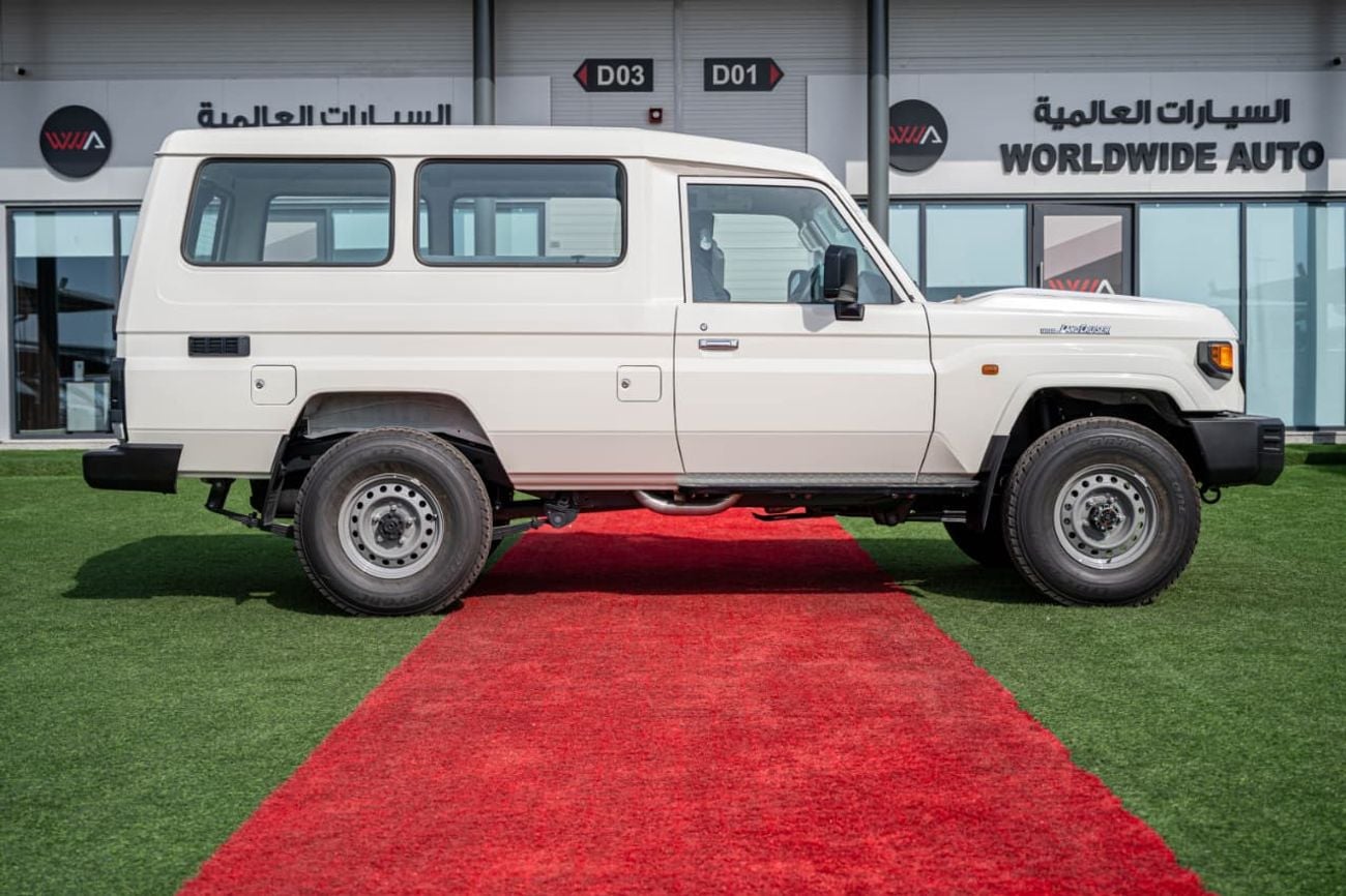 Toyota Land Cruiser 70 2.8 л 2026 г. Белый