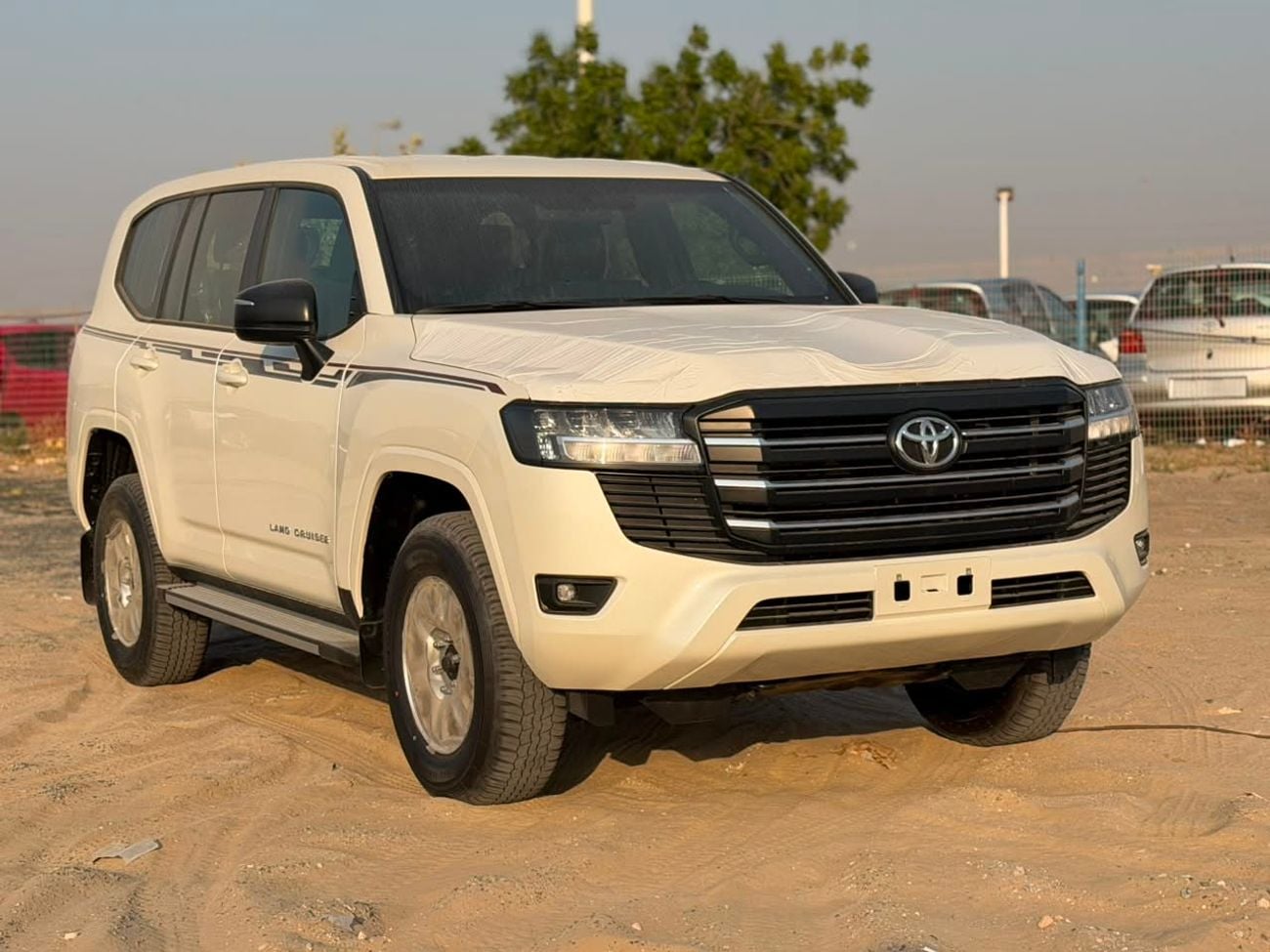 Toyota Land Cruiser 4.0 л 2026 г. Белый