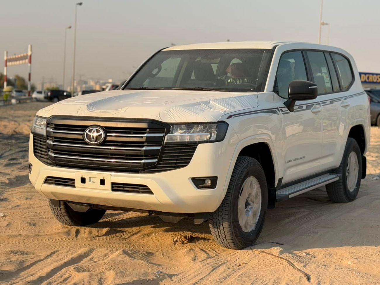 Toyota Land Cruiser 4.0 л 2026 г. Белый