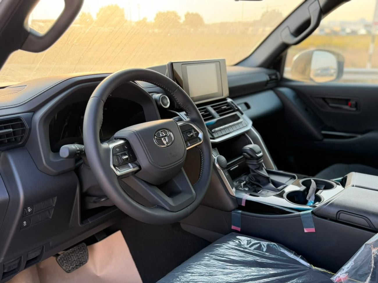 Toyota Land Cruiser 4.0 л 2026 г. Белый