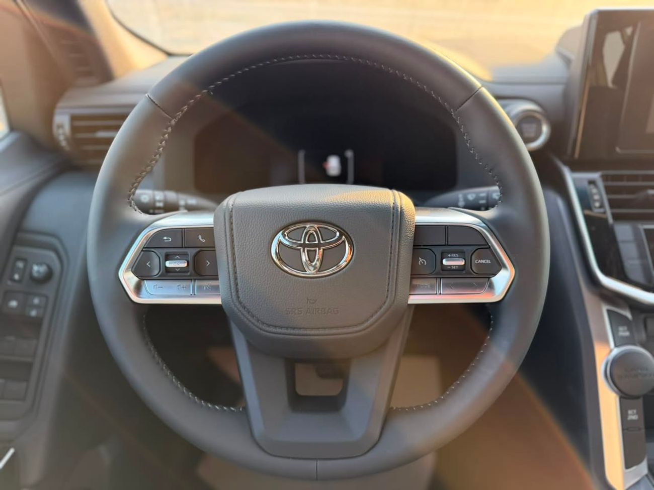 Toyota Land Cruiser 4.0 л 2026 г. Белый