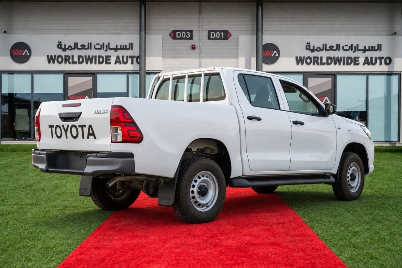 Toyota Hilux 2.7 л 2024 г. Белый