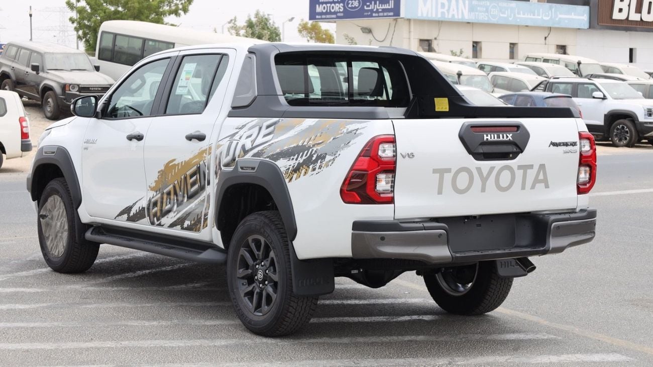 Toyota Hilux 4.0 л 2026 г. Белый