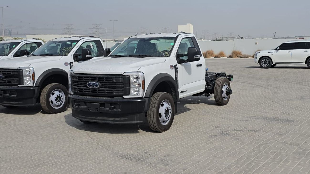 Ford F-550 6.7 л 2026 г. Белый