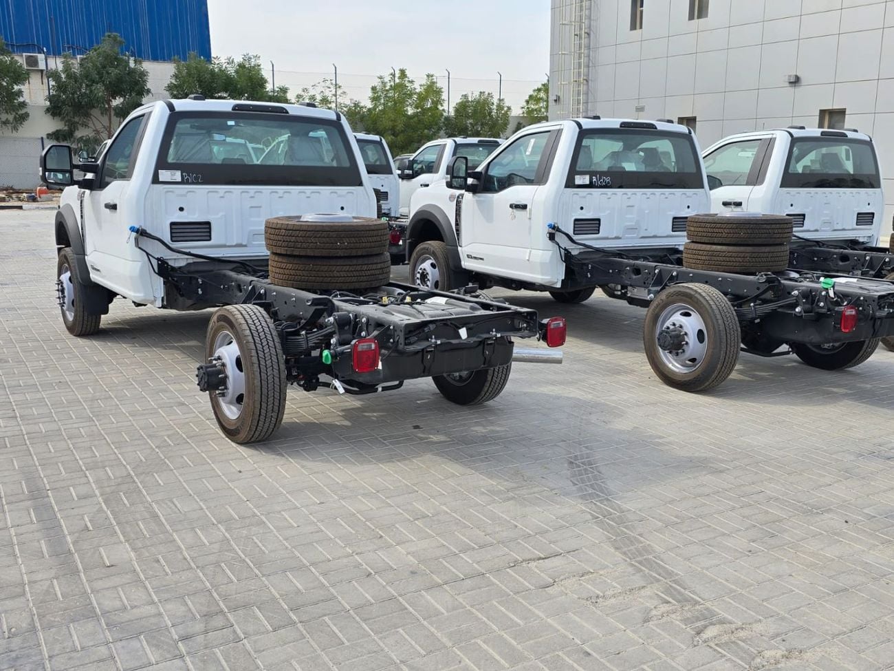 Ford F-550 6.7 л 2026 г. Белый