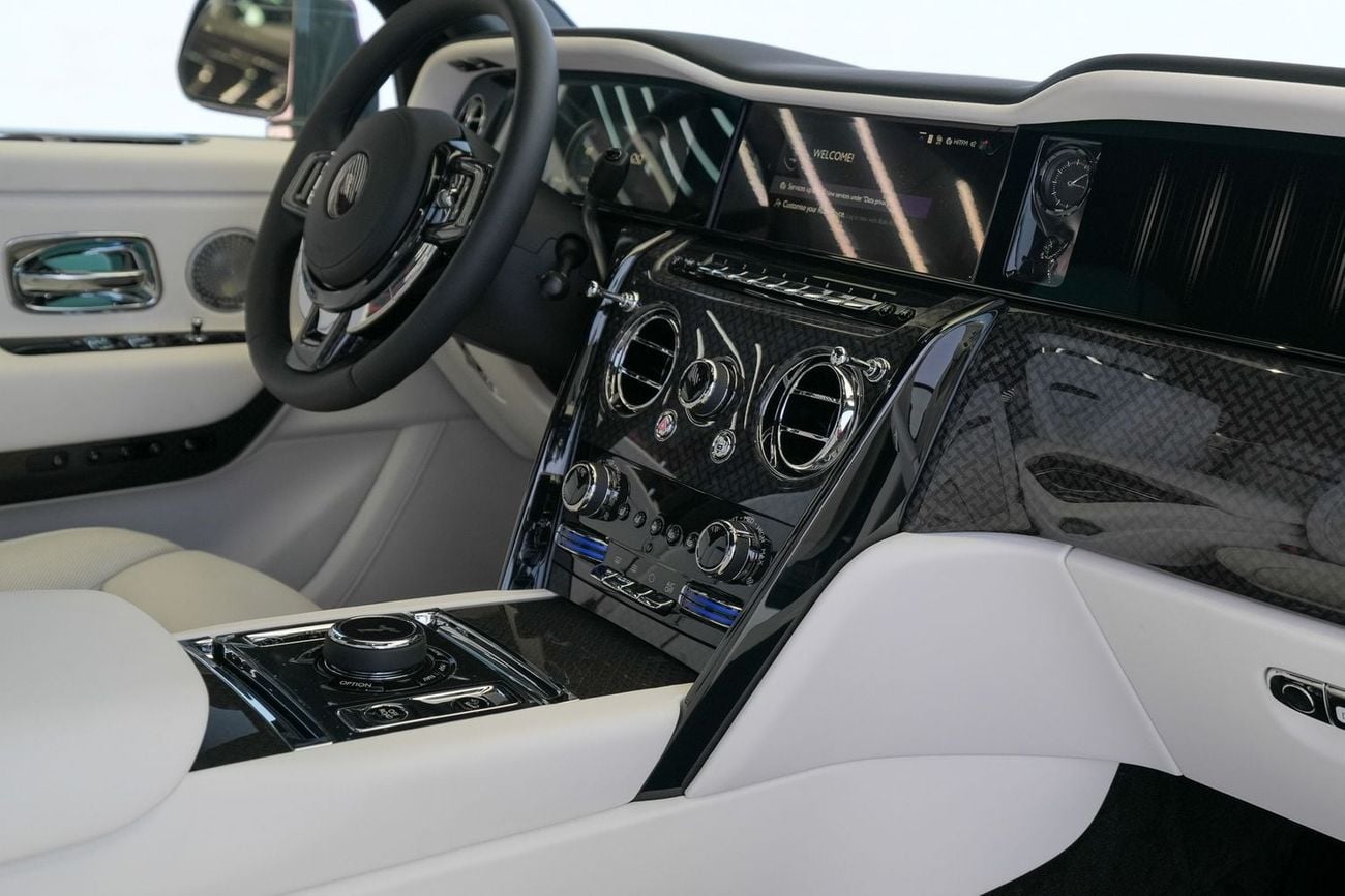 Rolls Royce Cullinan 6.8 л 2026 г. Серый