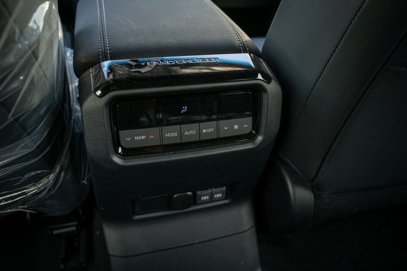 Toyota Prado 2.4 л 2026 г. Белый