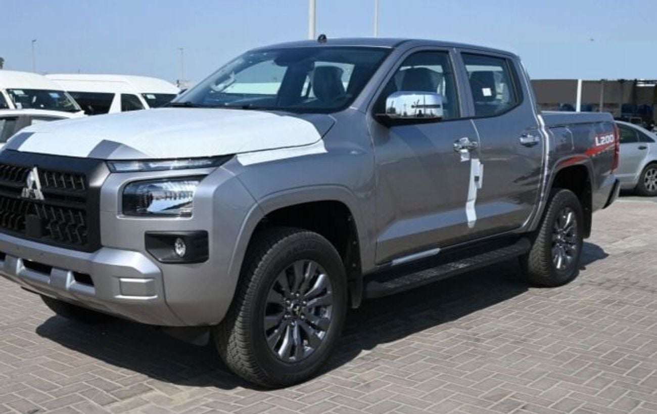 Mitsubishi L200 2.4 л 2027 г. Чёрный