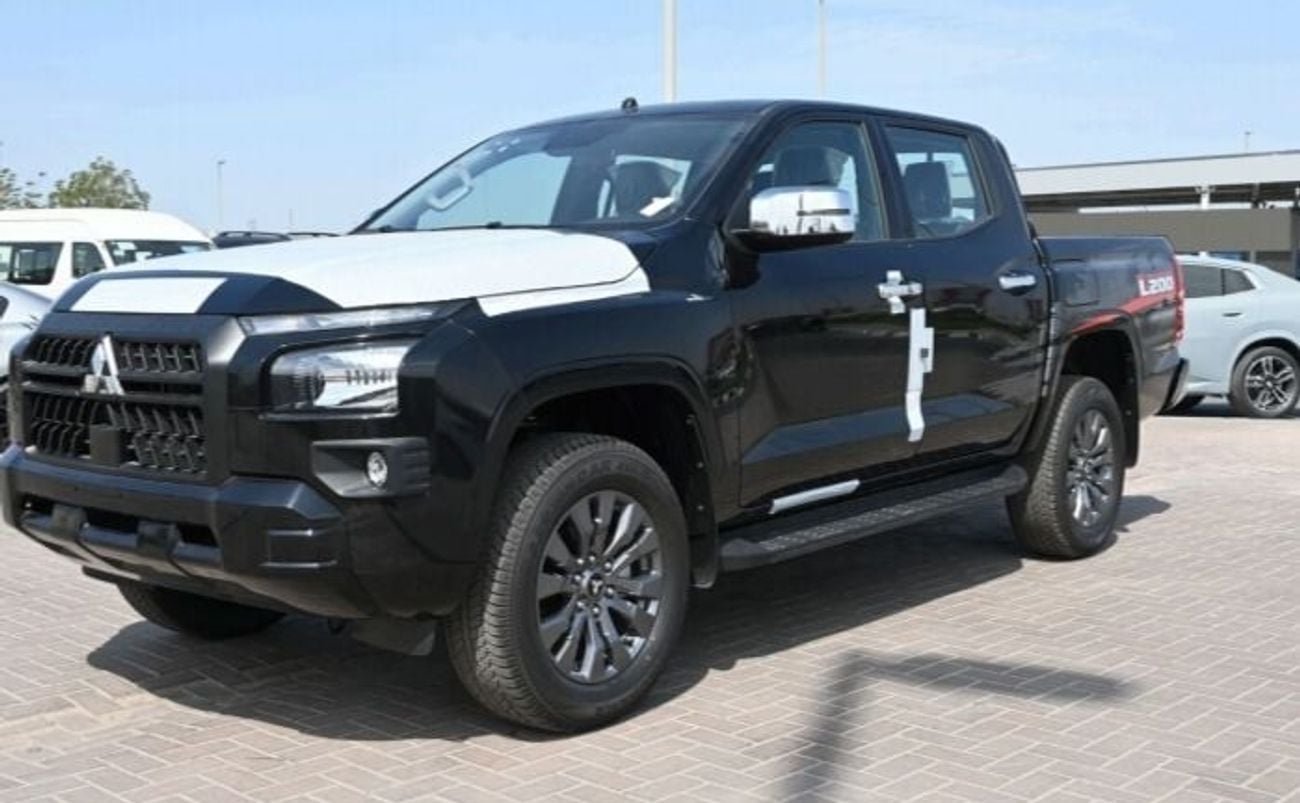 Mitsubishi L200 2.4 л 2027 г. Чёрный