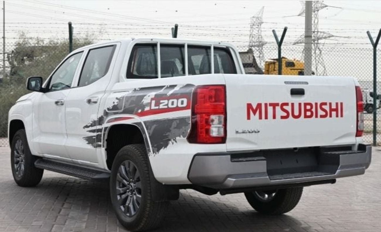 Mitsubishi L200 2.4 л 2027 г. Чёрный