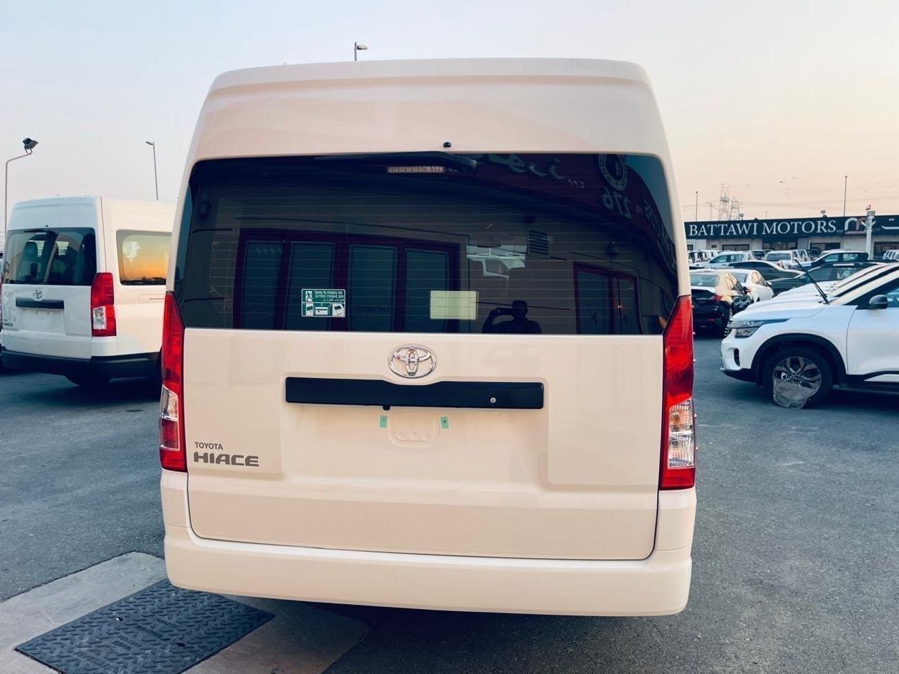 Toyota Hiace 2.8 л 2026 г. Белый