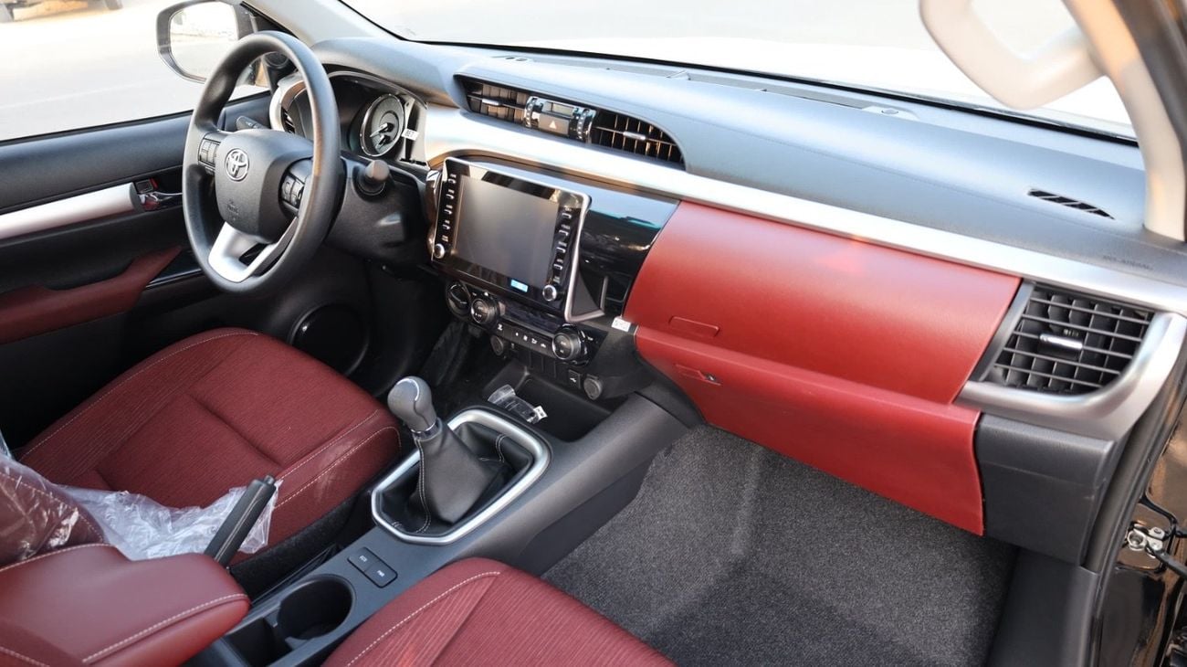 Toyota Hilux 2.7 л 2026 г. Чёрный