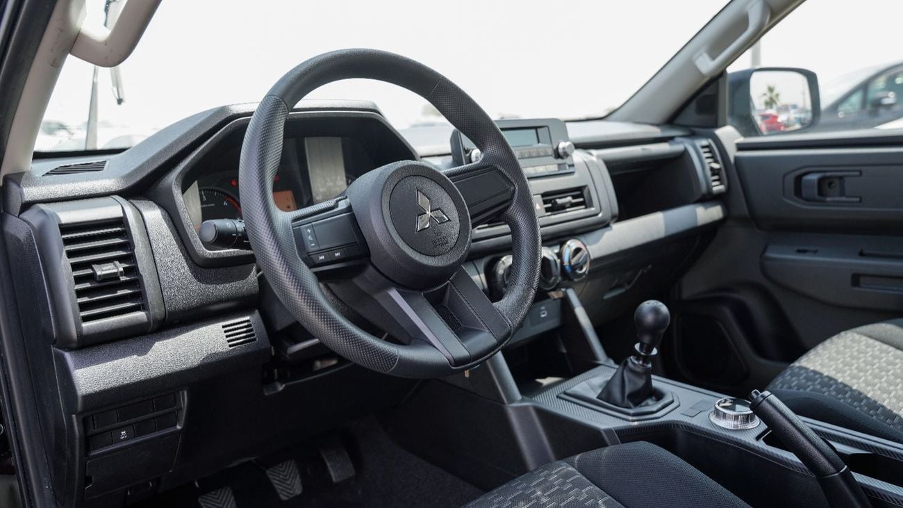 Mitsubishi L200 2.5 л 2026 г. Чёрный