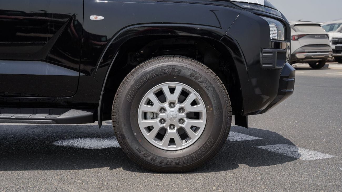 Mitsubishi L200 2.5 л 2026 г. Чёрный
