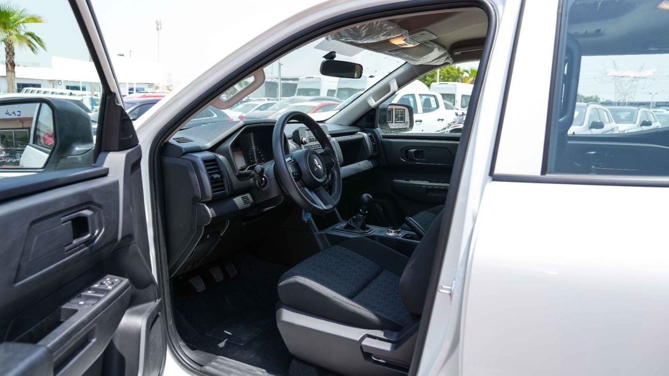 Mitsubishi L200 2.5 л 2026 г. Белый