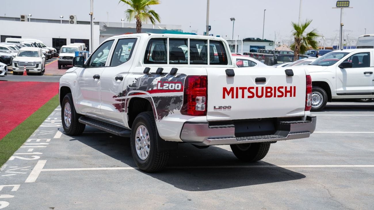 Mitsubishi L200 2.5 л 2026 г. Белый