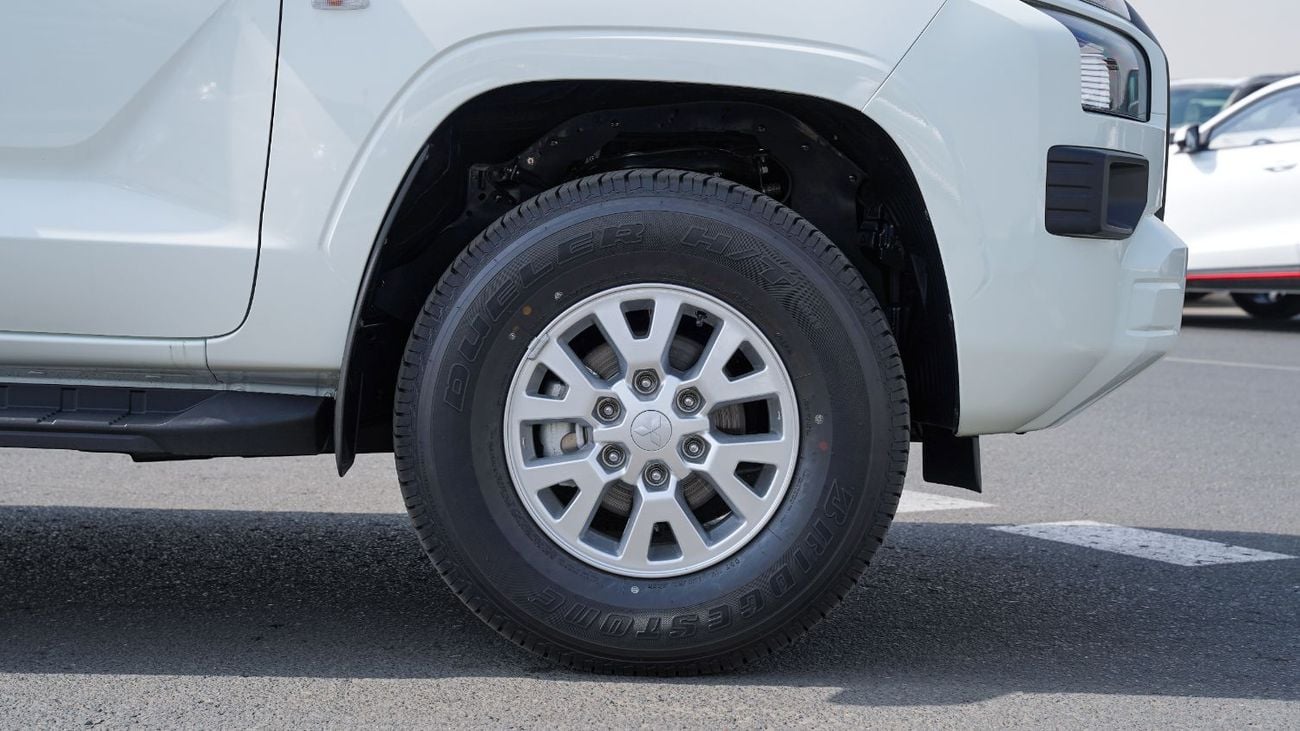 Mitsubishi L200 2.5 л 2026 г. Белый